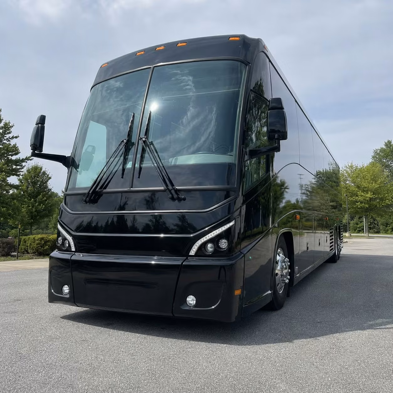 connect san jacinto workers to public transit hubs and remote parking lots
